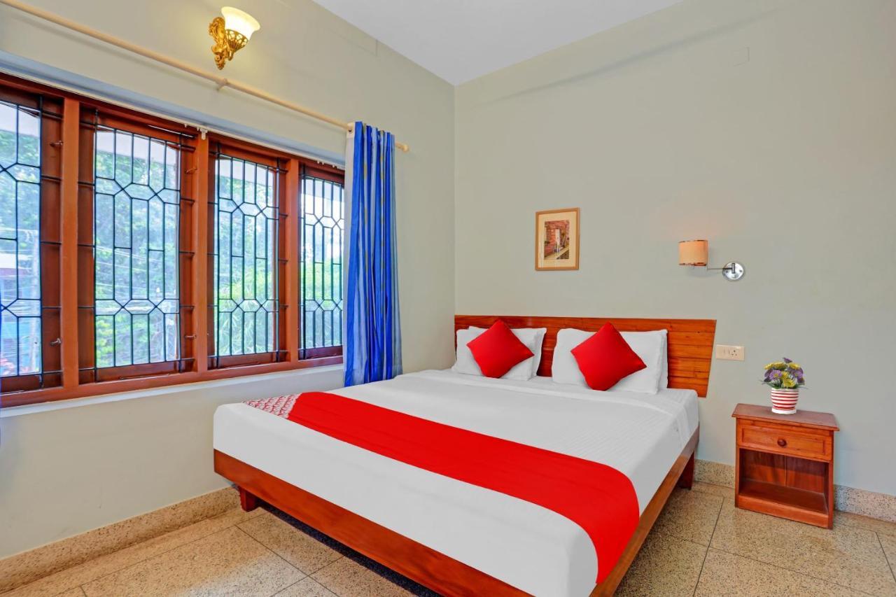 Flagship Hotel Adara Residency Thiruvananthapuram Esterno foto