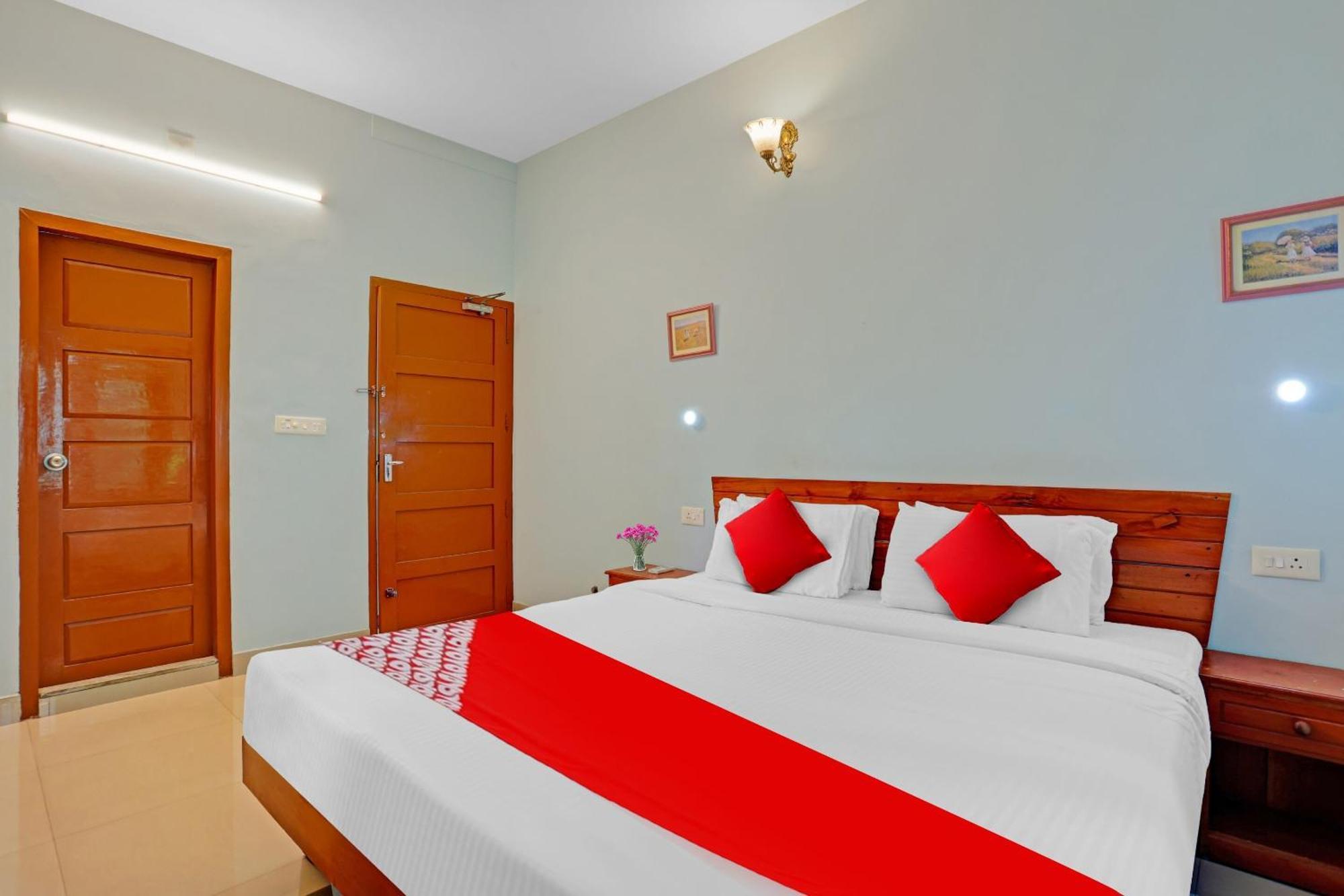 Flagship Hotel Adara Residency Thiruvananthapuram Esterno foto