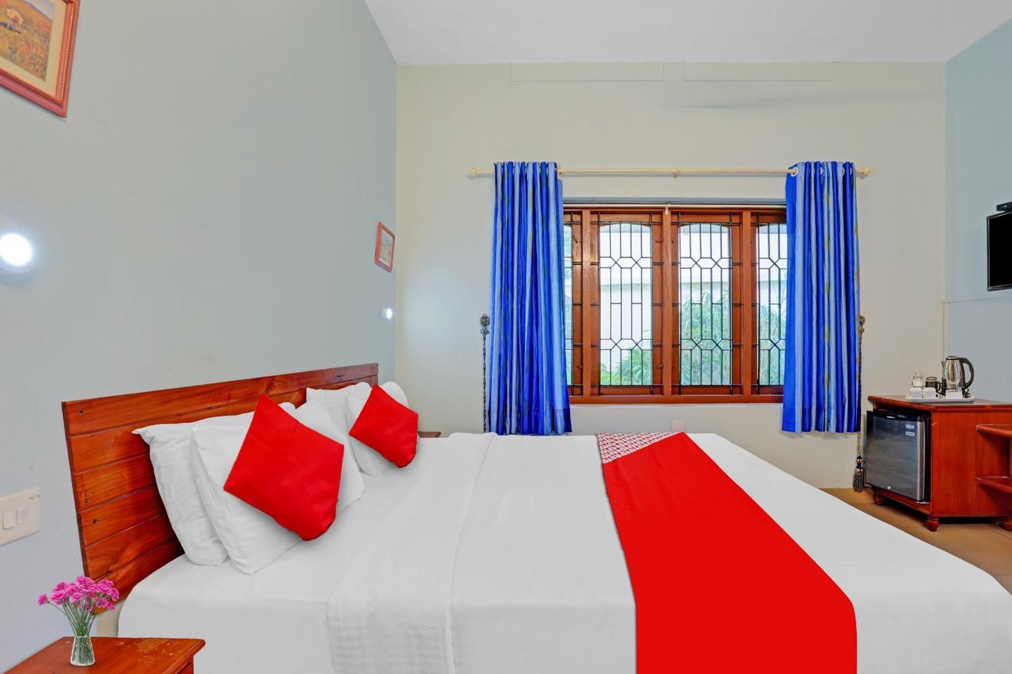 Flagship Hotel Adara Residency Thiruvananthapuram Esterno foto