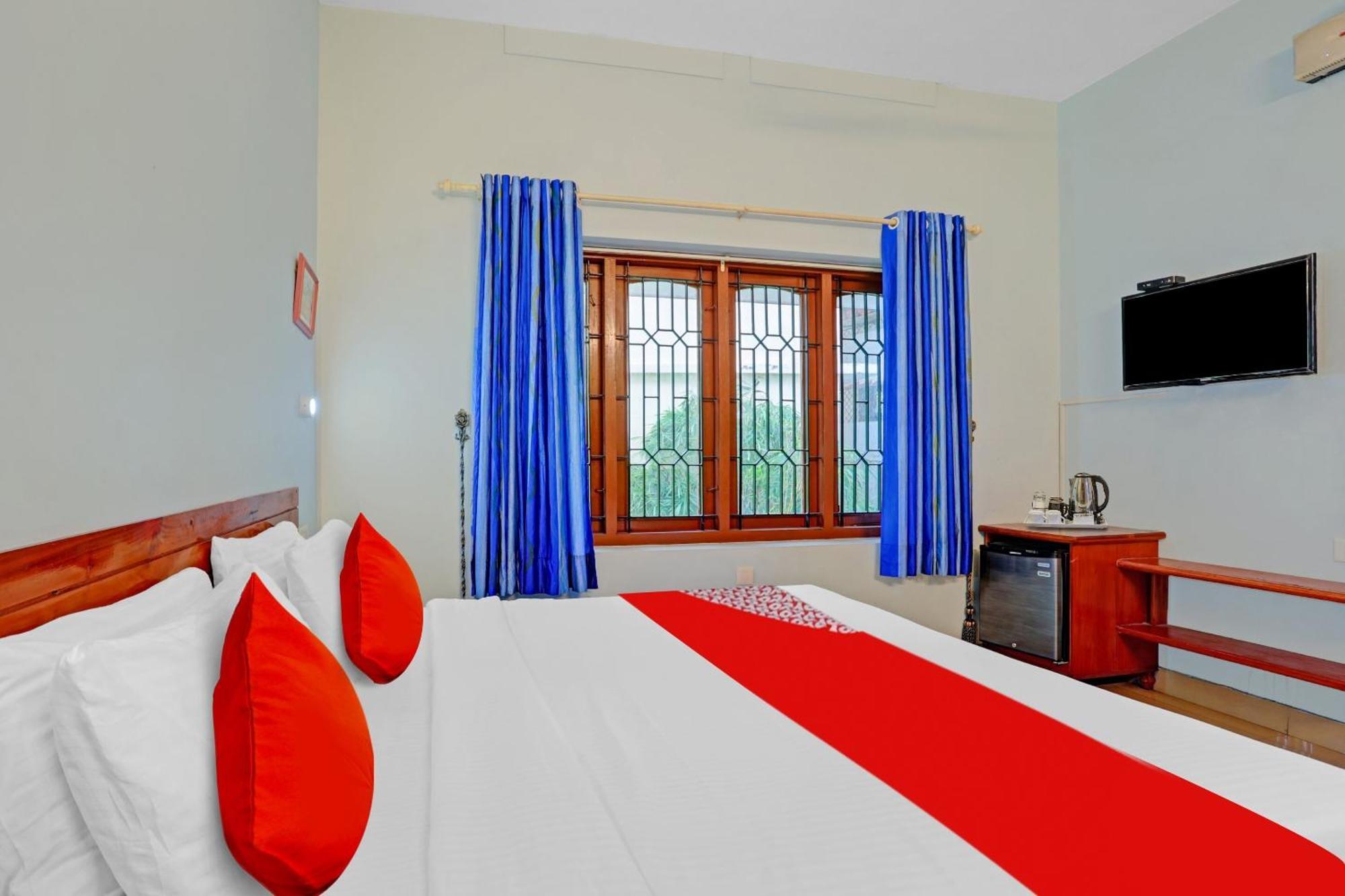 Flagship Hotel Adara Residency Thiruvananthapuram Esterno foto